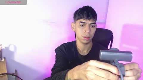 cristhian online show from December 5, 4:10 am