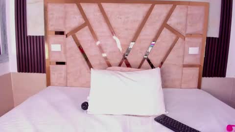 Snapshot of cristhinbrown chatting on September 17, 7:04 pm cristin online show from September 17, 7:04 pm