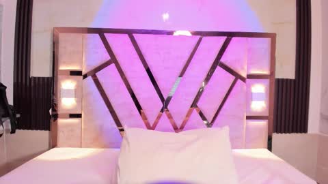 Snapshot of cristhinbrown chatting on February 11, 6:46 pm cristin online show from February 11, 6:46 pm