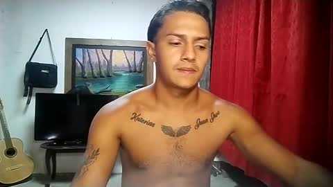 Snapshot of cristian_torres10 chatting on February 26, 6:54 pm Cristian online show from February 26, 6:54 pm