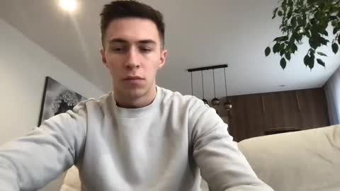 Snapshot of cristianovilla chatting on December 8, 10:52 am CristianoHailey online show from December 8, 10:52 am