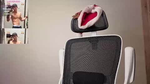 cristopher23  online show from December 2, 1:17 pm