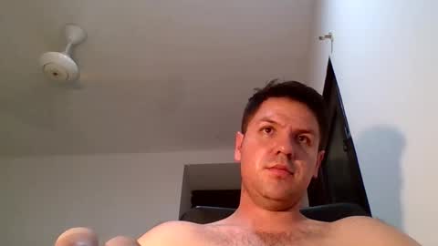 cristopher3042 online show from April 9, 6:41 am