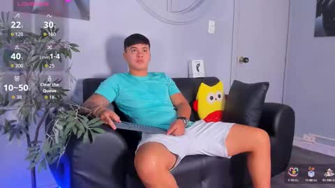 Snapshot of cristopher_strong chatting on September 18, 11:56 am Cristopher online show from September 18, 11:56 am