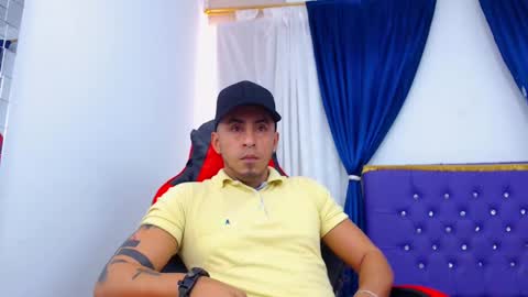 Snapshot of cristophertompson chatting on December 9, 3:54 pm Say me Cris online show from December 9, 3:54 pm