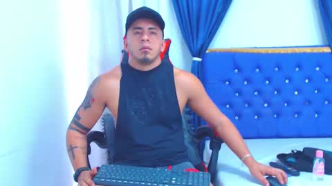 Snapshot of cristophertompson chatting on December 11, 12:12 pm Say me Cris online show from December 11, 12:12 pm