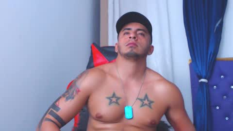 Snapshot of cristophertompson chatting on December 21, 3:47 am Say me Cris online show from December 21, 3:47 am