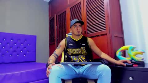 Snapshot of cristophertompson chatting on January 13, 2:11 pm Say me Cris online show from January 13, 2:11 pm