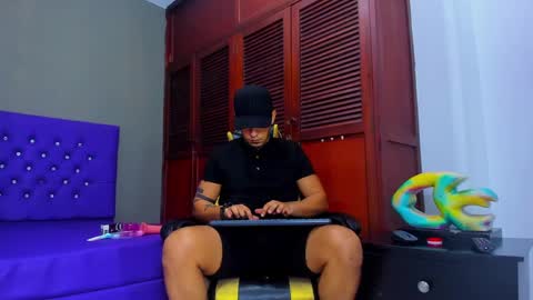 Snapshot of cristophertompson chatting on January 14, 12:45 pm Say me Cris online show from January 14, 12:45 pm