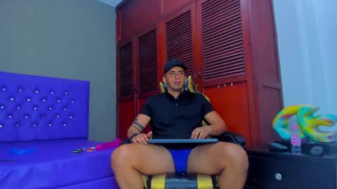 Snapshot of cristophertompson chatting on January 14, 3:47 pm Say me Cris online show from January 14, 3:47 pm