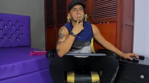 Snapshot of cristophertompson chatting on January 18, 1:08 pm Say me Cris online show from January 18, 1:08 pm