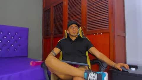 Snapshot of cristophertompson chatting on January 18, 4:10 pm Say me Cris online show from January 18, 4:10 pm