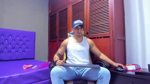 Snapshot of cristophertompson chatting on January 20, 1:21 pm Say me Cris online show from January 20, 1:21 pm
