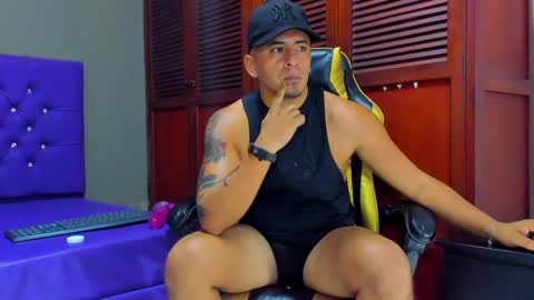Snapshot of cristophertompson chatting on January 21, 4:05 pm Say me Cris online show from January 21, 4:05 pm