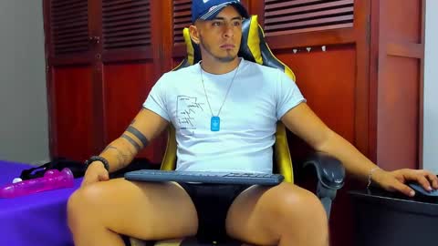 Snapshot of cristophertompson chatting on February 4, 4:08 pm Say me Cris online show from February 4, 4:08 pm