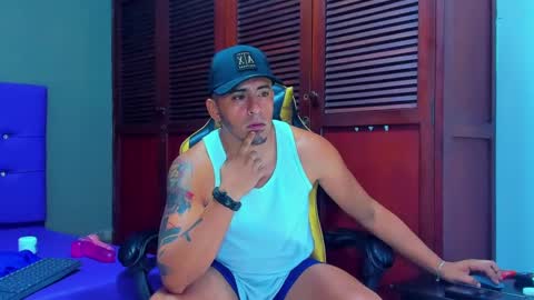 Snapshot of cristophertompson chatting on February 13, 1:59 pm Say me Cris online show from February 13, 1:59 pm