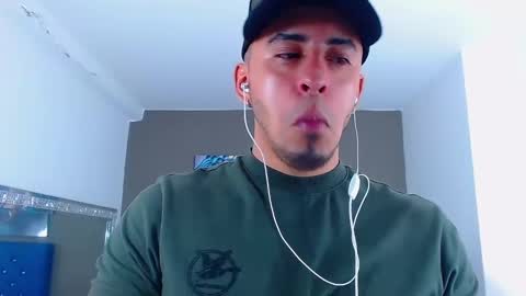 Snapshot of cristophertompson chatting on March 10, 2:28 am Say me Cris online show from March 10, 2:28 am