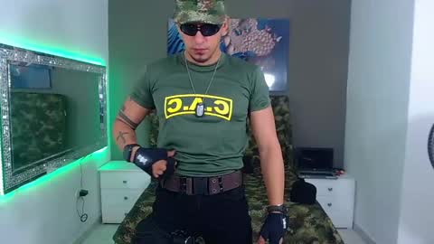 Snapshot of cristophertompson chatting on March 12, 3:13 am Say me Cris online show from March 12, 3:13 am