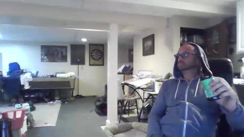 Snapshot of crm400 chatting on June 7, 2:16 am billybasement online show from June 7, 2:16 am