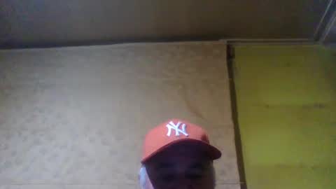 Snapshot of crmperez chatting on January 27, 1:05 am crmperez online show from January 27, 1:05 am