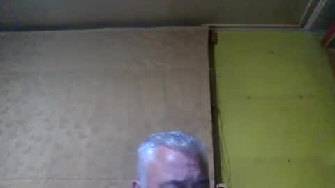 crmperez online show from November 18, 1:11 am