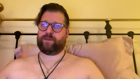 crouchendtiger online show from November 5, 12:21 am