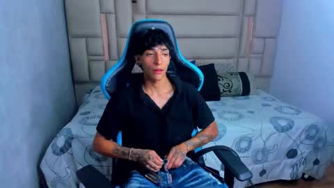 Croy online show from February 28, 1:28 am