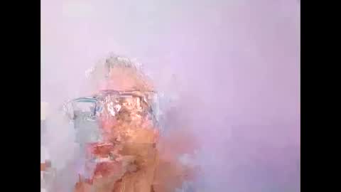 Snapshot of crucut80 chatting on December 22, 5:34 am Crucut online show from December 22, 5:34 am