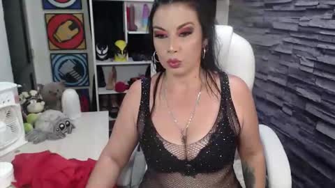 cruela_deviil online show from February 24, 10:19 pm