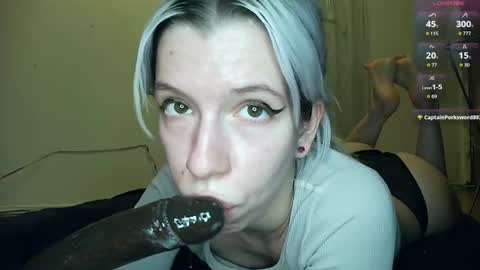 Snapshot of cruellagoth chatting on July 3, 1:12 am Cruella online show from July 3, 1:12 am
