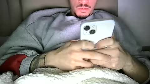 cruzgg_ online show from June 25, 11:09 pm