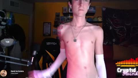 Snapshot of cryptidtwink chatting on October 1, 4:51 am CryptidTwink online show from October 1, 4:51 am