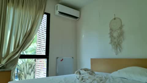 Lin inst lingoodyy online show from January 12, 7:35 am