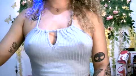 Snapshot of crysrus chatting on February 26, 1:48 am crysrus online show from February 26, 1:48 am