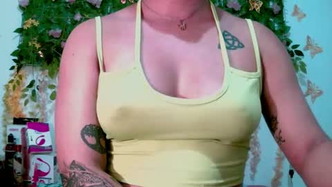 Snapshot of crysrus chatting on March 7, 1:13 am crysrus online show from March 7, 1:13 am