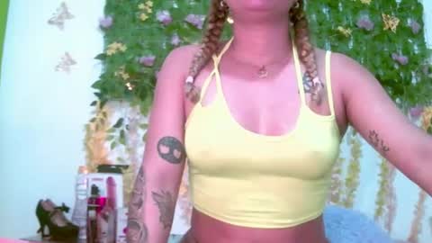 Snapshot of crysrus chatting on March 22, 9:18 pm crysrus online show from March 22, 9:18 pm