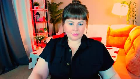 Anna online show from April 4, 7:44 pm