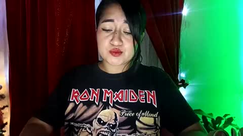 Snapshot of crystal_669 chatting on December 23, 5:28 am carol     online show from December 23, 5:28 am