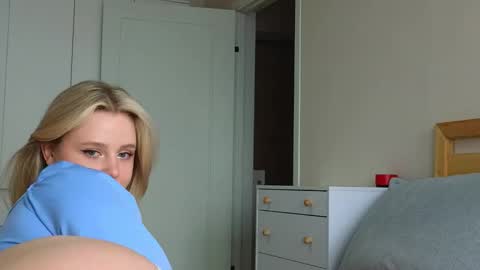 Cassie control  domi and lush  in private for free online show from September 11, 6:35 am