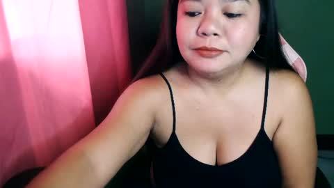 Snapshot of crystal_april chatting on June 25, 2:00 am Crys online show from June 25, 2:00 am