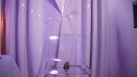 Snapshot of crystal_gilton chatting on May 3, 7:20 pm crystal_gilton online show from May 3, 7:20 pm