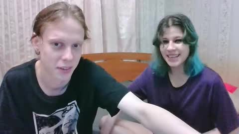 Snapshot of crystal_porn_love chatting on December 20, 9:39 pm Crystal and Marcl online show from December 20, 9:39 pm
