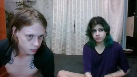 Snapshot of crystal_porn_love chatting on January 23, 11:26 pm Crystal and Marcl online show from January 23, 11:26 pm