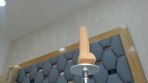 crystal_sm online show from April 10, 3:28 pm