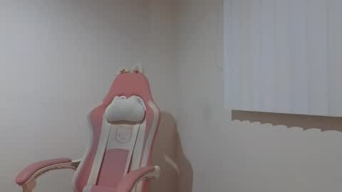 Snapshot of crystal_starx chatting on December 18, 9:48 am Crystal Blaze online show from December 18, 9:48 am