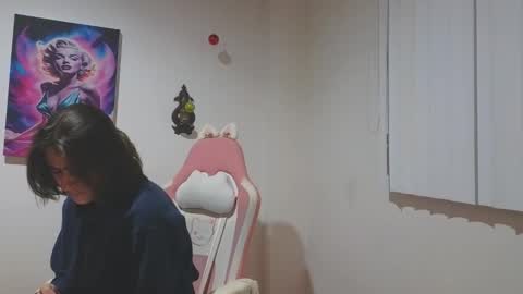 Snapshot of crystal_starx chatting on December 23, 10:24 am Crystal Blaze online show from December 23, 10:24 am