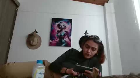Snapshot of crystal_starx chatting on March 7, 4:15 pm Crystal Blaze online show from March 7, 4:15 pm