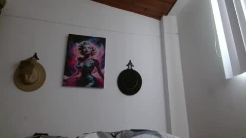 Snapshot of crystal_starx chatting on March 13, 11:50 am Crystal Blaze online show from March 13, 11:50 am