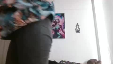 Snapshot of crystal_starx chatting on March 26, 4:45 pm Crystal Blaze online show from March 26, 4:45 pm