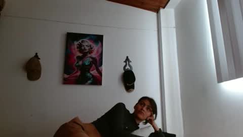 Snapshot of crystal_starx chatting on April 14, 3:07 pm Crystal Blaze online show from April 14, 3:07 pm